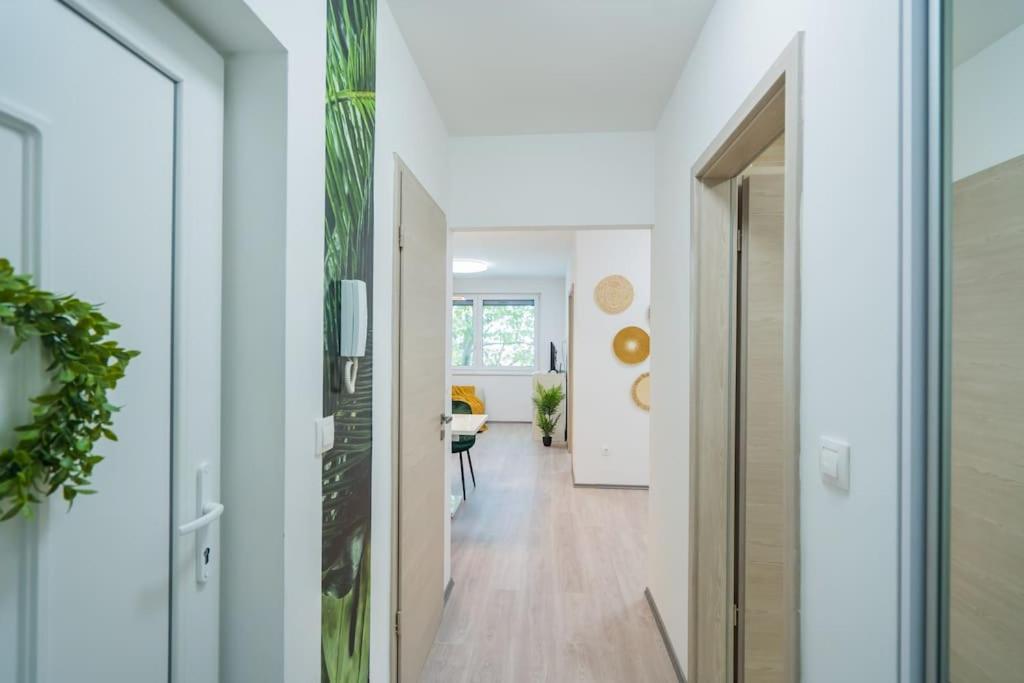 Jungle Apartment Siofok Ngoại thất bức ảnh