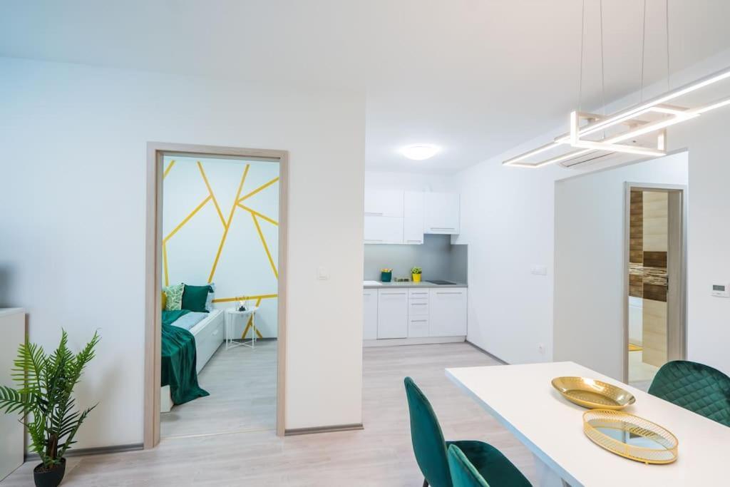 Jungle Apartment Siofok Ngoại thất bức ảnh