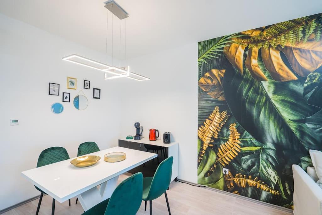 Jungle Apartment Siofok Ngoại thất bức ảnh